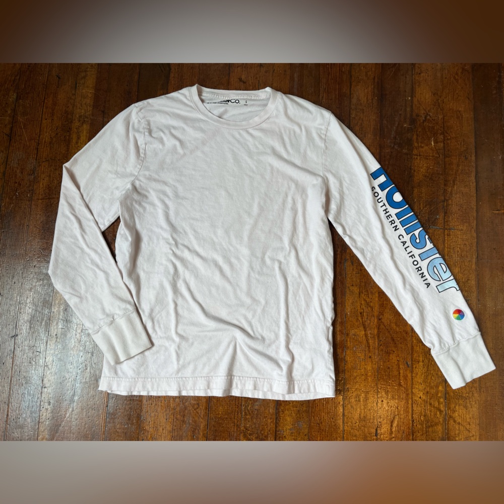 Hollister light pink long sleeve Tee